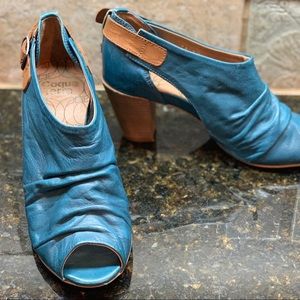 Coque Terra Leather Open Toe Bootie Size 9
